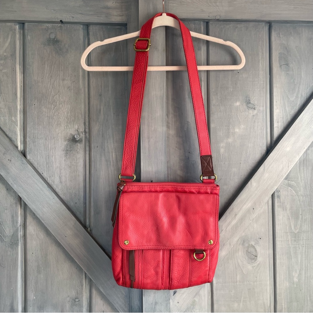 FOSSIL Red Genuine Leather Crossbody Bag Purse Gold‎ Hardware